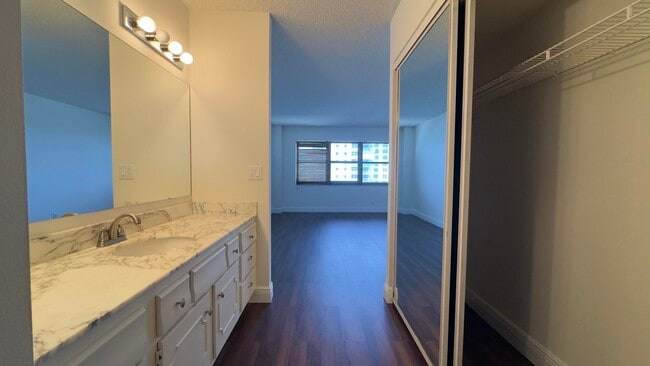 Building Photo - 5100 N Ocean Blvd