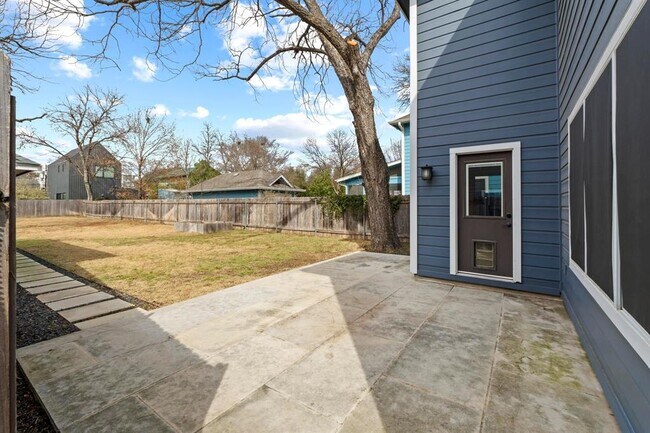 Building Photo - 5512 William Holland Ave