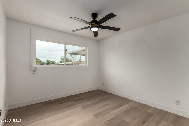 Building Photo - 1132 N 74th St