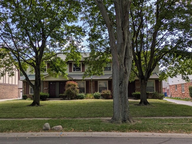 Building Photo - 5435 Glenridge Dr