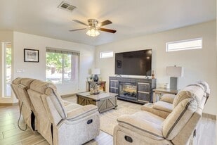 Building Photo - 1432 Tingley Dr