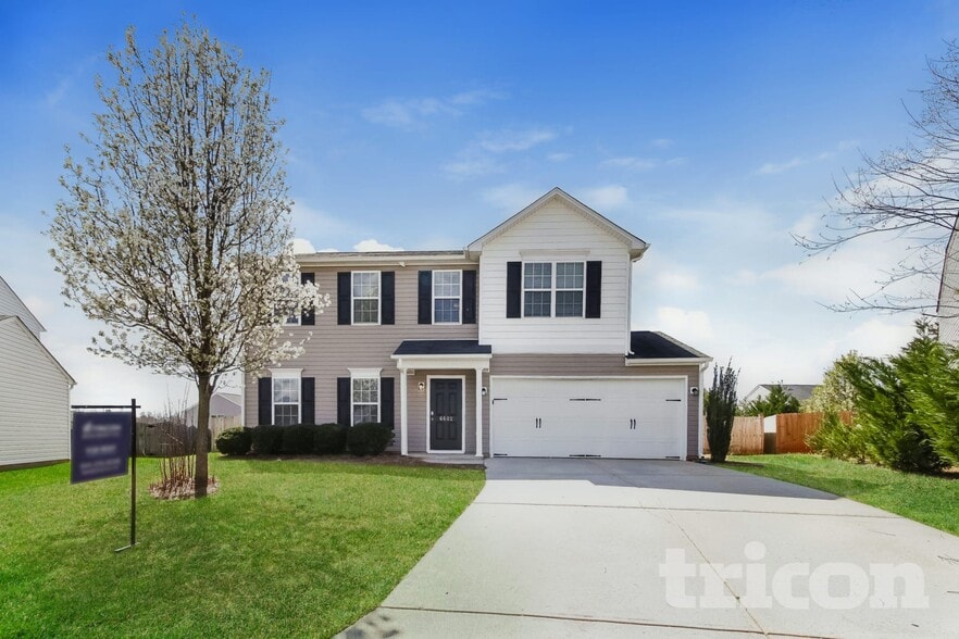 Primary Photo - 6602 Maderia Ct