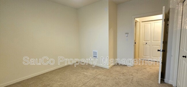 Building Photo - 8078 NE Miriam Way