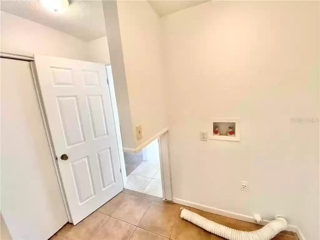 Building Photo - 1709 Lakewood Ave