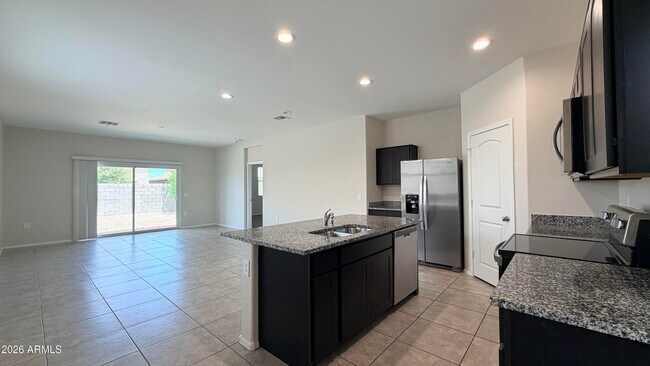 Building Photo - 35420 W San Alvarez Ave
