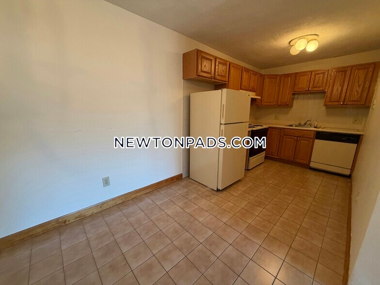 Building Photo - 282 Grove St