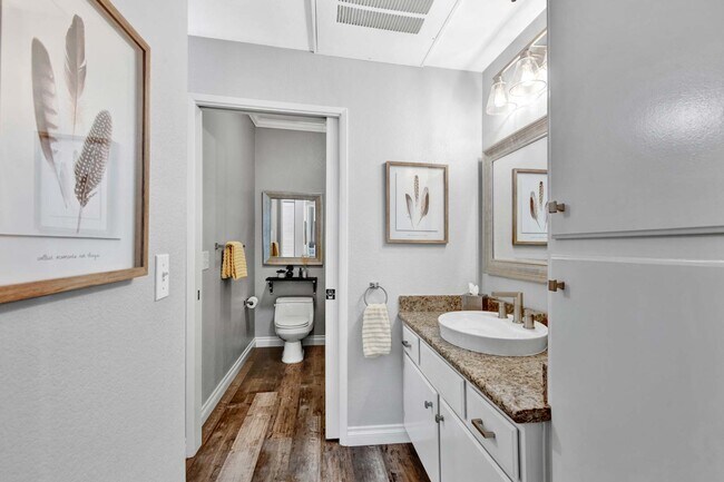 Building Photo - 13133 Le Parc