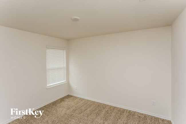 Building Photo - 2481 Conklin Dr