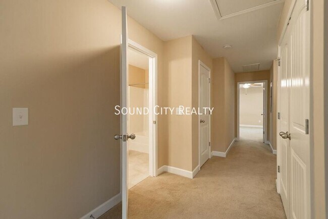 Building Photo - 1408-B Straightway Ave-