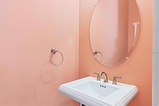 Building Photo - 5580 Semolino St