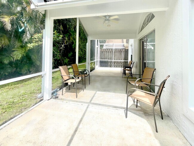 Building Photo - 1713 Carriage Brooke Dr