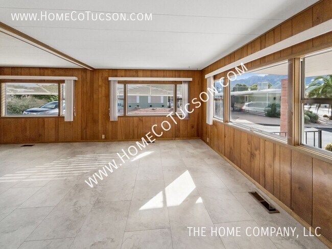 Building Photo - 10675 N Kilimanjaro Ave