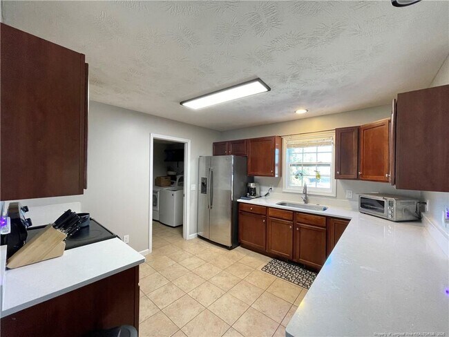 Building Photo - 71 Jubilee Ct