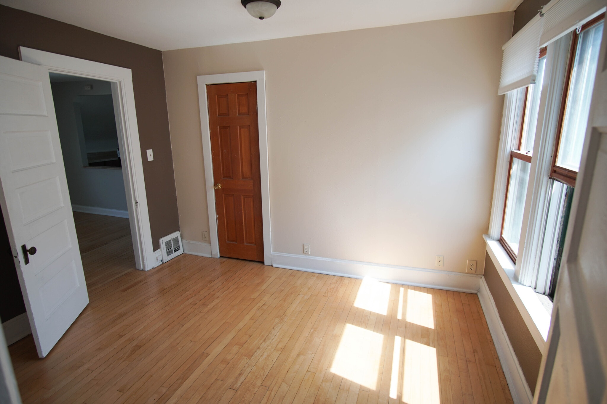 Building Photo - 3248 S Delaware Ave