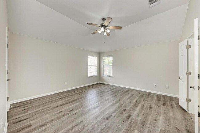 Building Photo - 18420 Dry Brook Loop