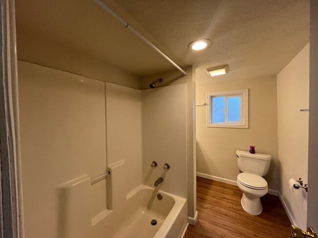 Building Photo - 2 Bed 1 Bath home in Powellhurst-Gilbert! In Unit Laundry and Private yard!