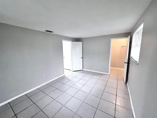 Building Photo - 7204 Isle Dr
