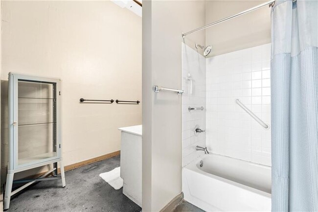 Building Photo - 426 Marietta St NW