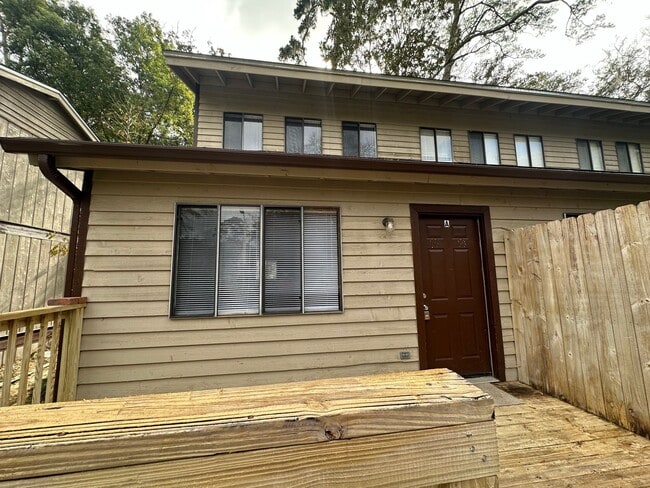 Building Photo - 569-A Oakland Ave E