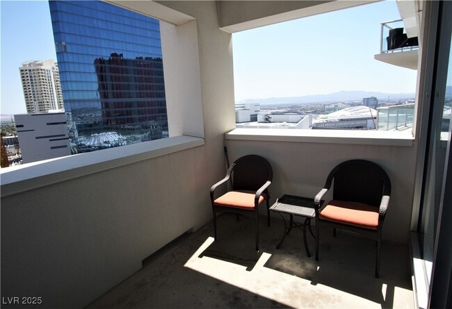 Building Photo - 2700 S Las Vegas Blvd