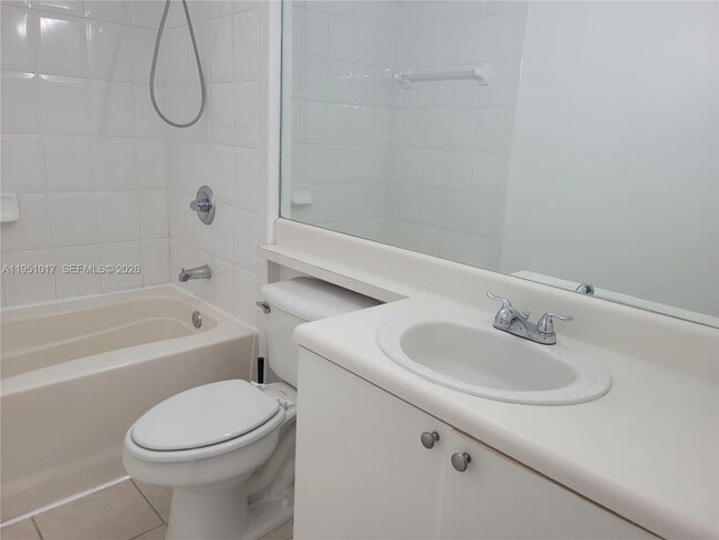 Building Photo - 7910 N Nob Hill Rd