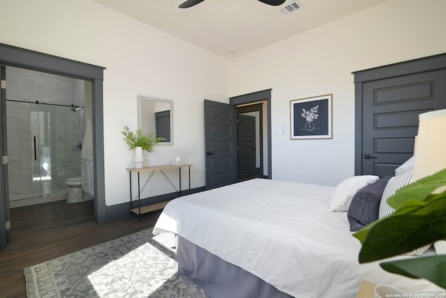 Building Photo - 207 Loretta Pl