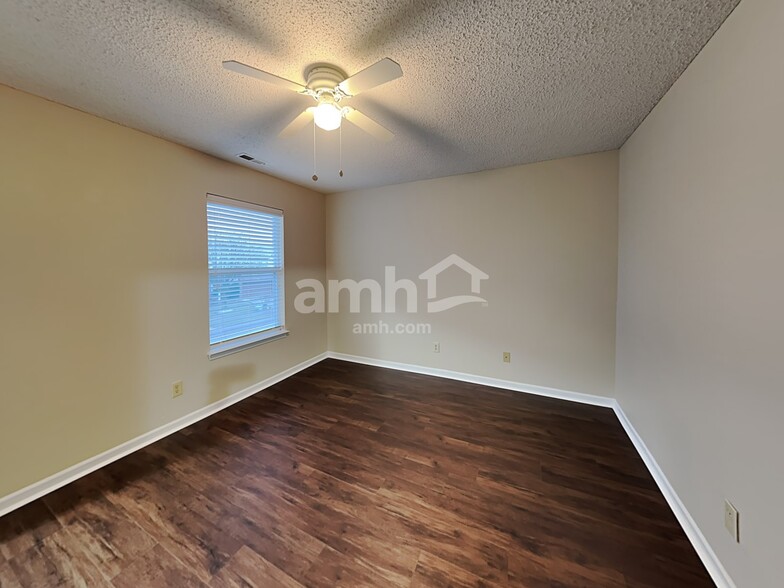 Building Photo - 10868 Delphi Dr