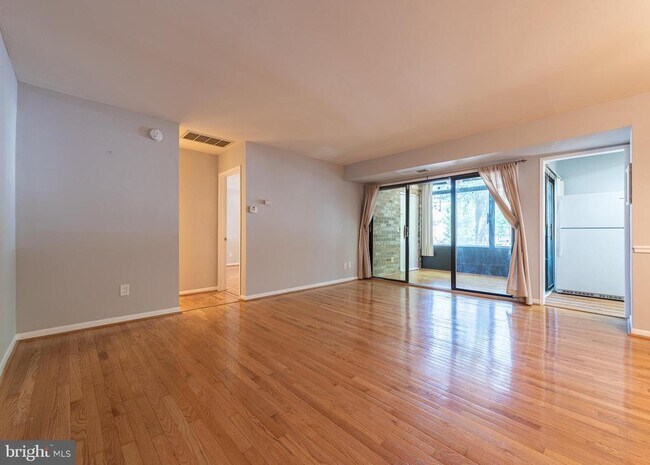 Building Photo - 5482 Cedar Ln