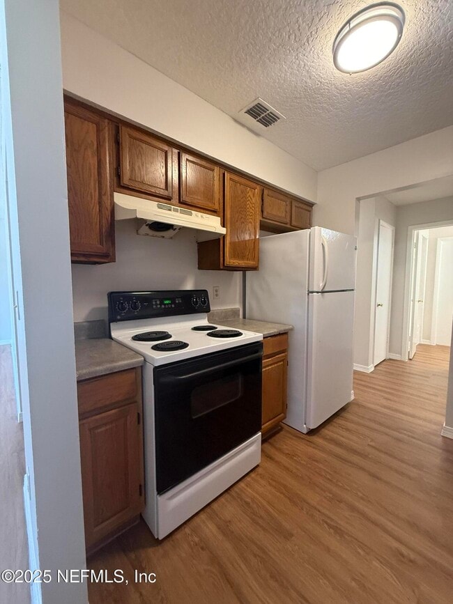 Building Photo - 459 Bentwood Ln