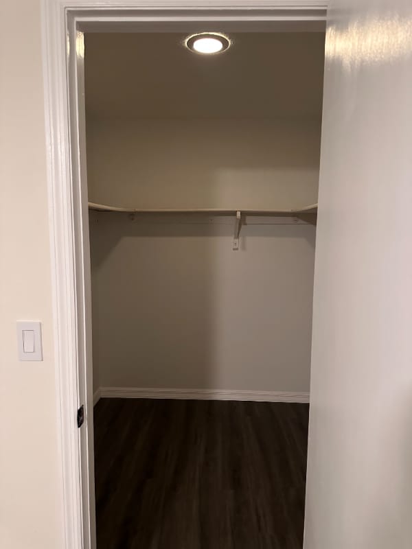 Building Photo - 3100 Thomas Rd