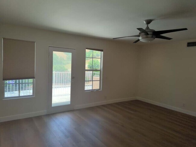 Building Photo - Beautiful and Spacious 4 Bed, 3 Bath Home ...