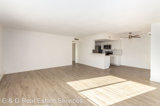 Primary Photo - 2 br, 1 bath House - 740 E Joan D Arc Ave