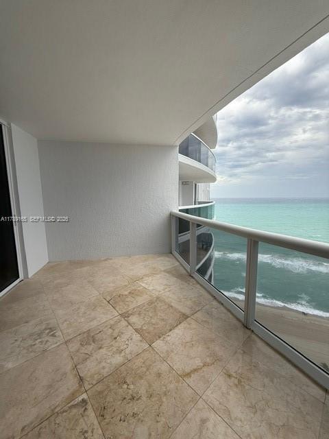 Building Photo - 18911 Collins Ave