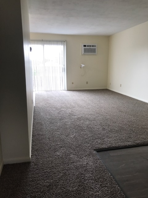 Building Photo - 634 W Foulke Ave