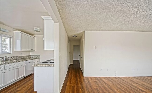 Hallway - 2016 Nelson Ave