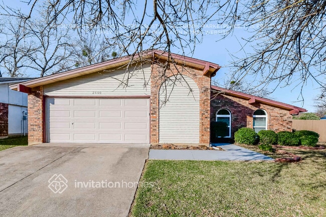 Building Photo - 2600 Treeview Dr