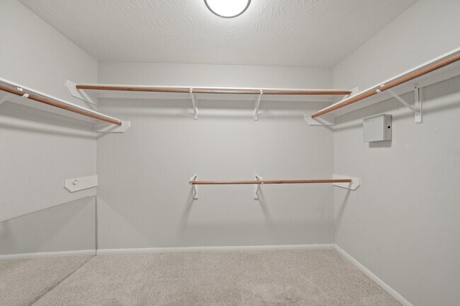 Building Photo - 18902 Sun Pass Dr