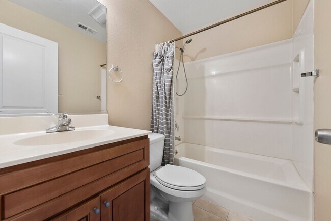 Building Photo - 562 Lambert Terrace