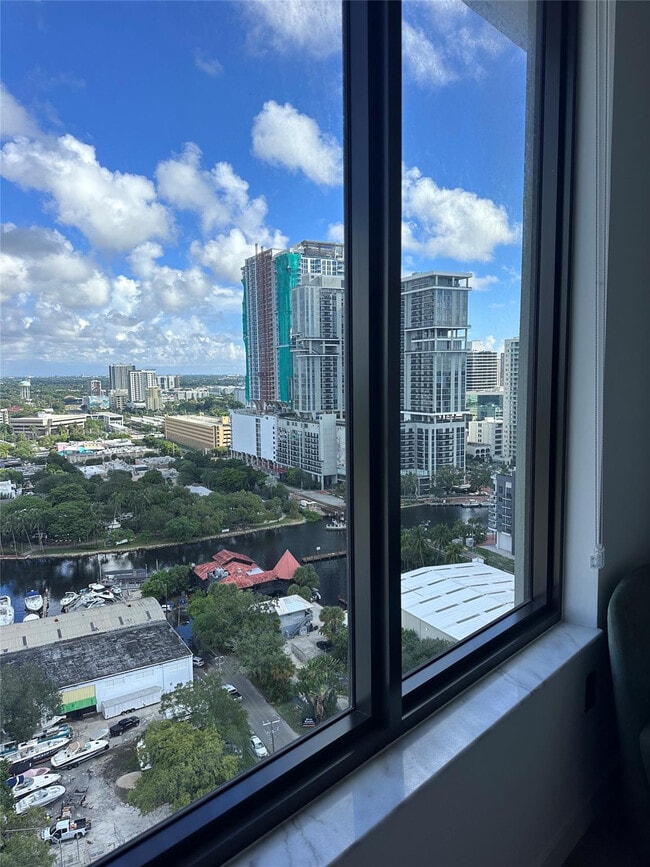 Building Photo - 307 SW 5th St