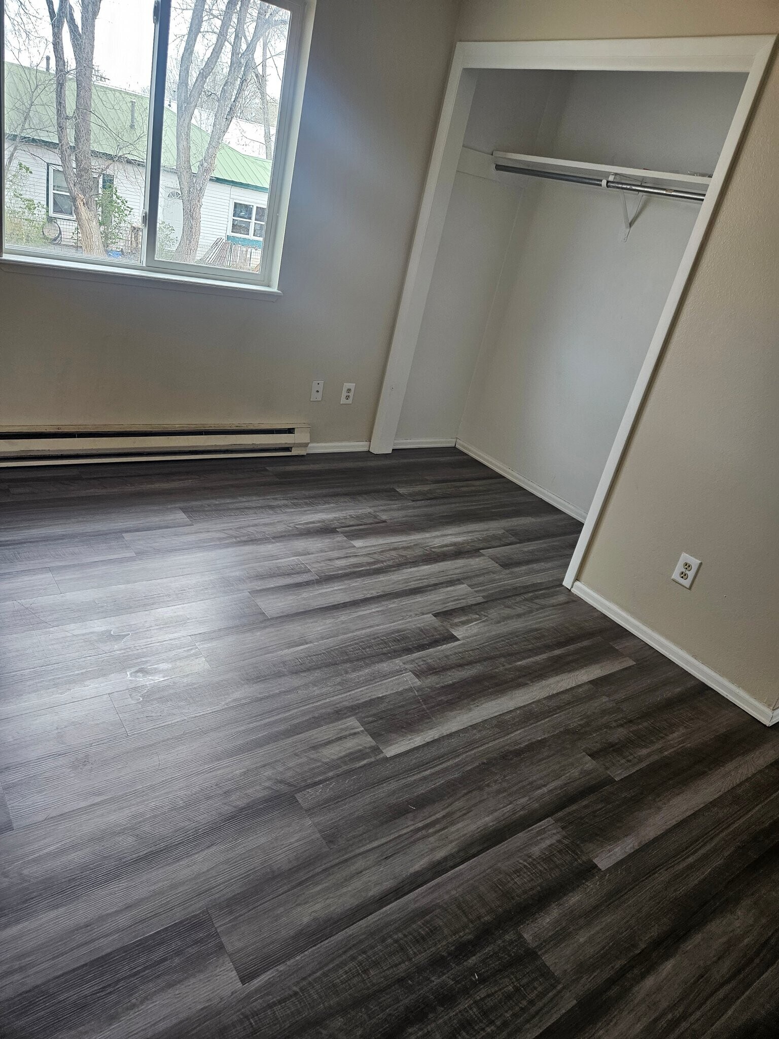 Building Photo - 1211 E Park Ave