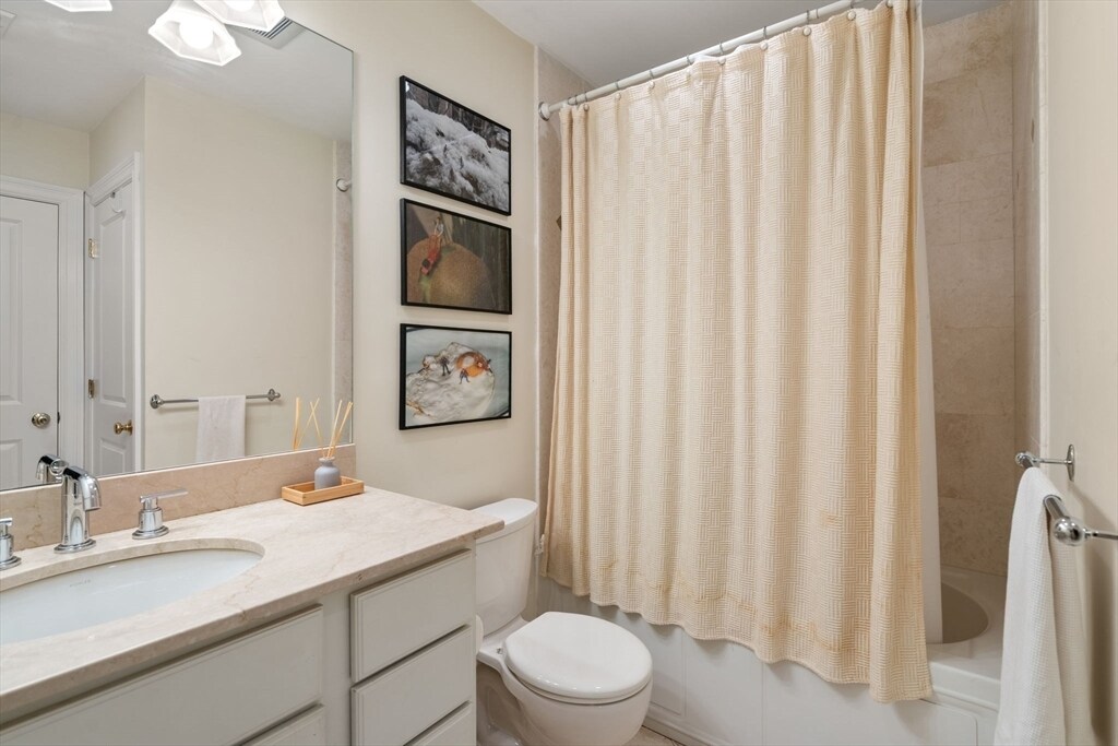 Building Photo - 227 Marlborough St