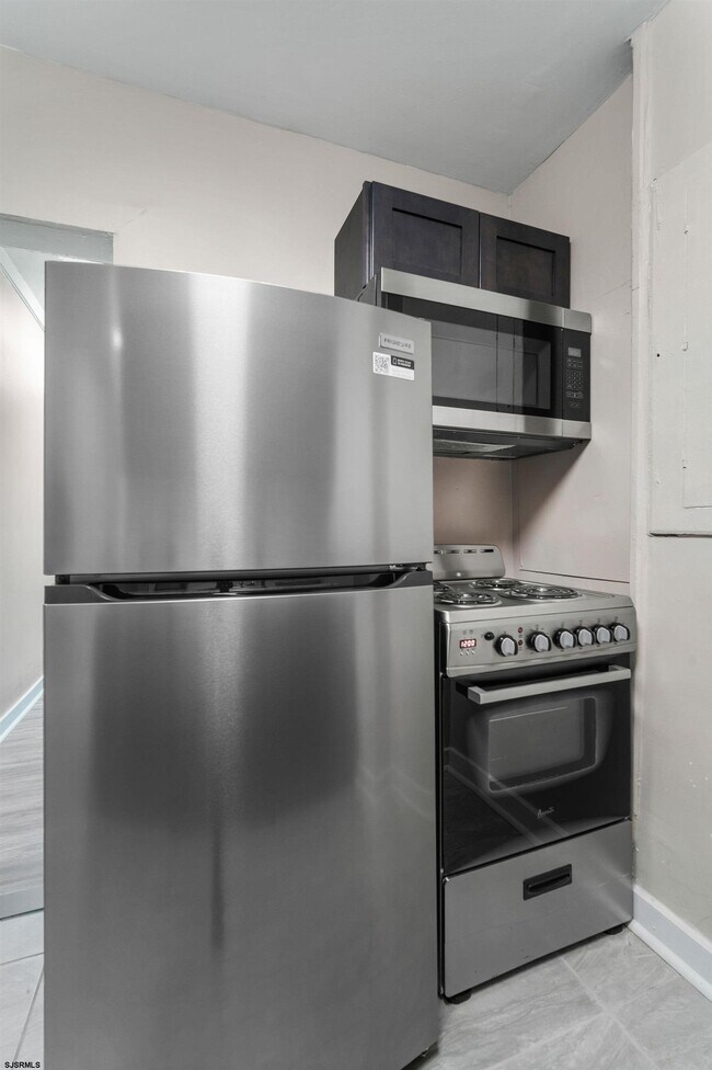 Building Photo - 207 Oriental Ave