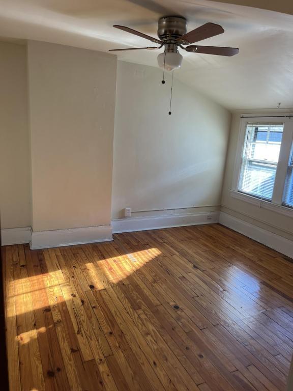 Building Photo - 1057 Park Ave