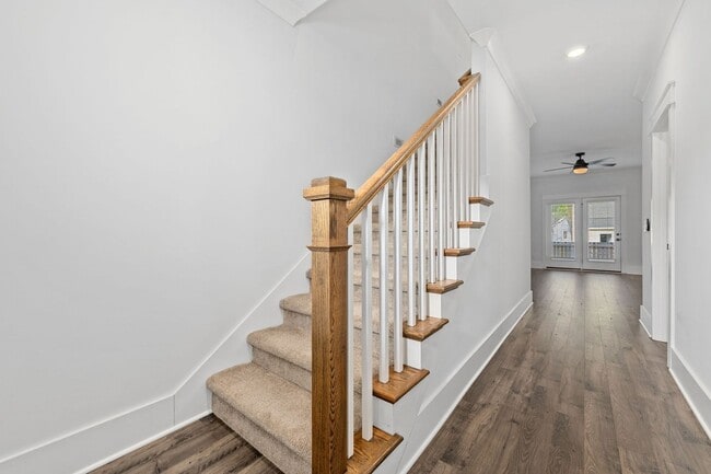 Building Photo - Lee Street B3