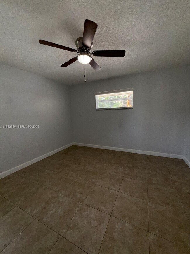 Building Photo - 5780 SW 61st St