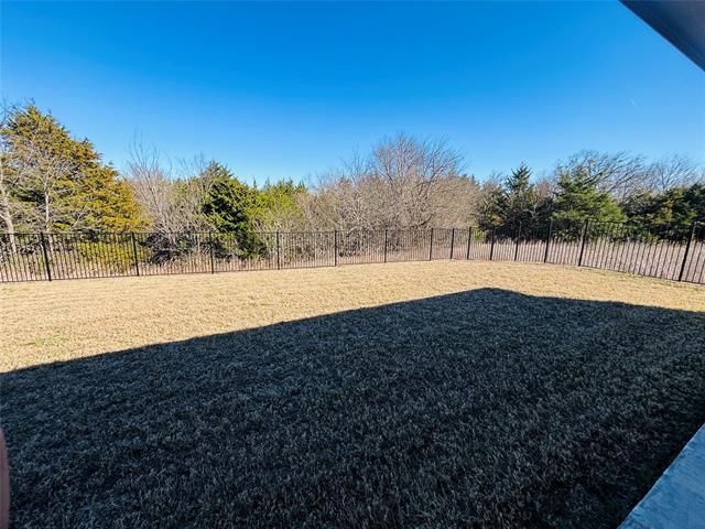 Building Photo - 510 Macdonald Wy