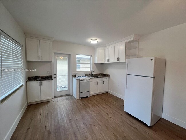 Building Photo - 522 N J St