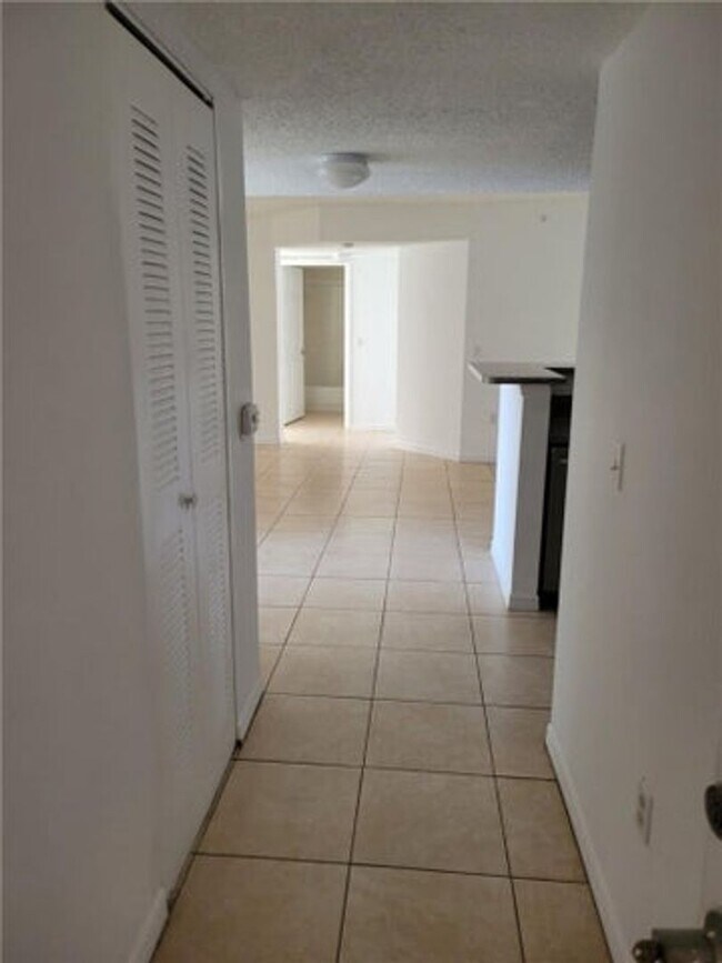 Building Photo - 5005 Wiles Rd