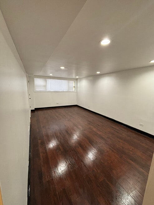 Building Photo - 13816 S Wentworth Ave