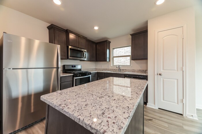 Building Photo - 833 Mallorie Ln
